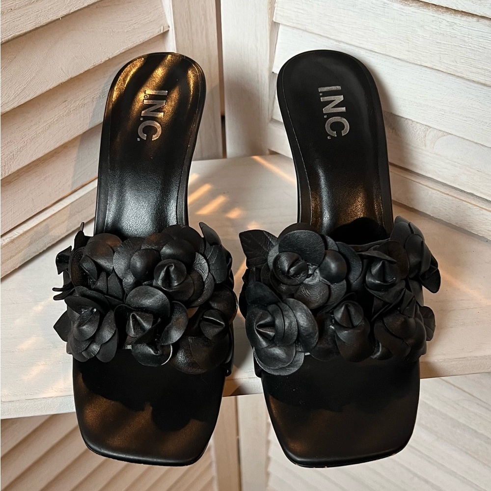 INC Black Leather floral sandal 7.5